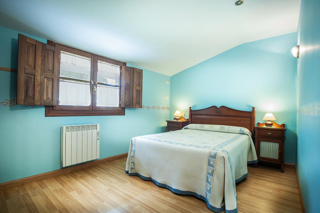 Apartamentos El Pradon De Santa Marina Parres de Llanes Pokoj fotografie