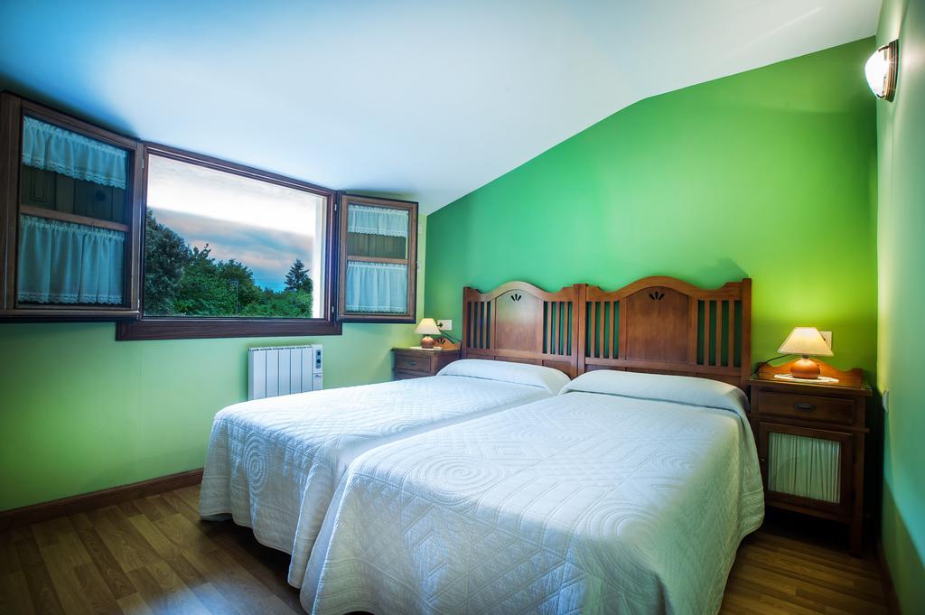 Apartamentos El Pradon De Santa Marina Parres de Llanes Pokoj fotografie