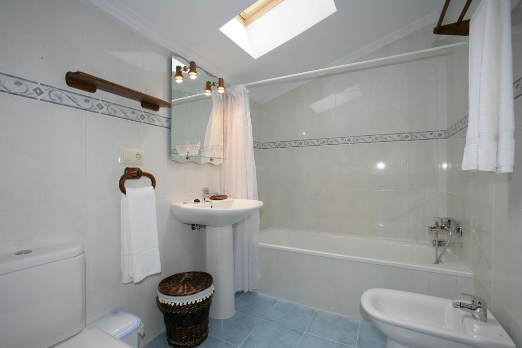 Apartamentos El Pradon De Santa Marina Parres de Llanes Pokoj fotografie